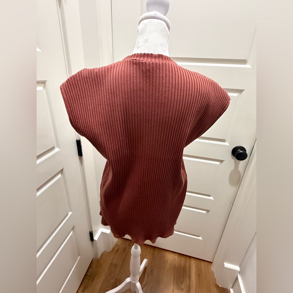 Eileen Fisher. Textured Stretch Rib Round Neck Top. Deep Terra Cotta. Large. - Picture 4 of 9